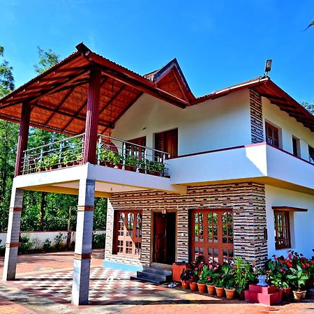 Hulihara Homestay - Full Villa, Coffee Estate & Balcony View Sakleshpur Dış mekan fotoğraf