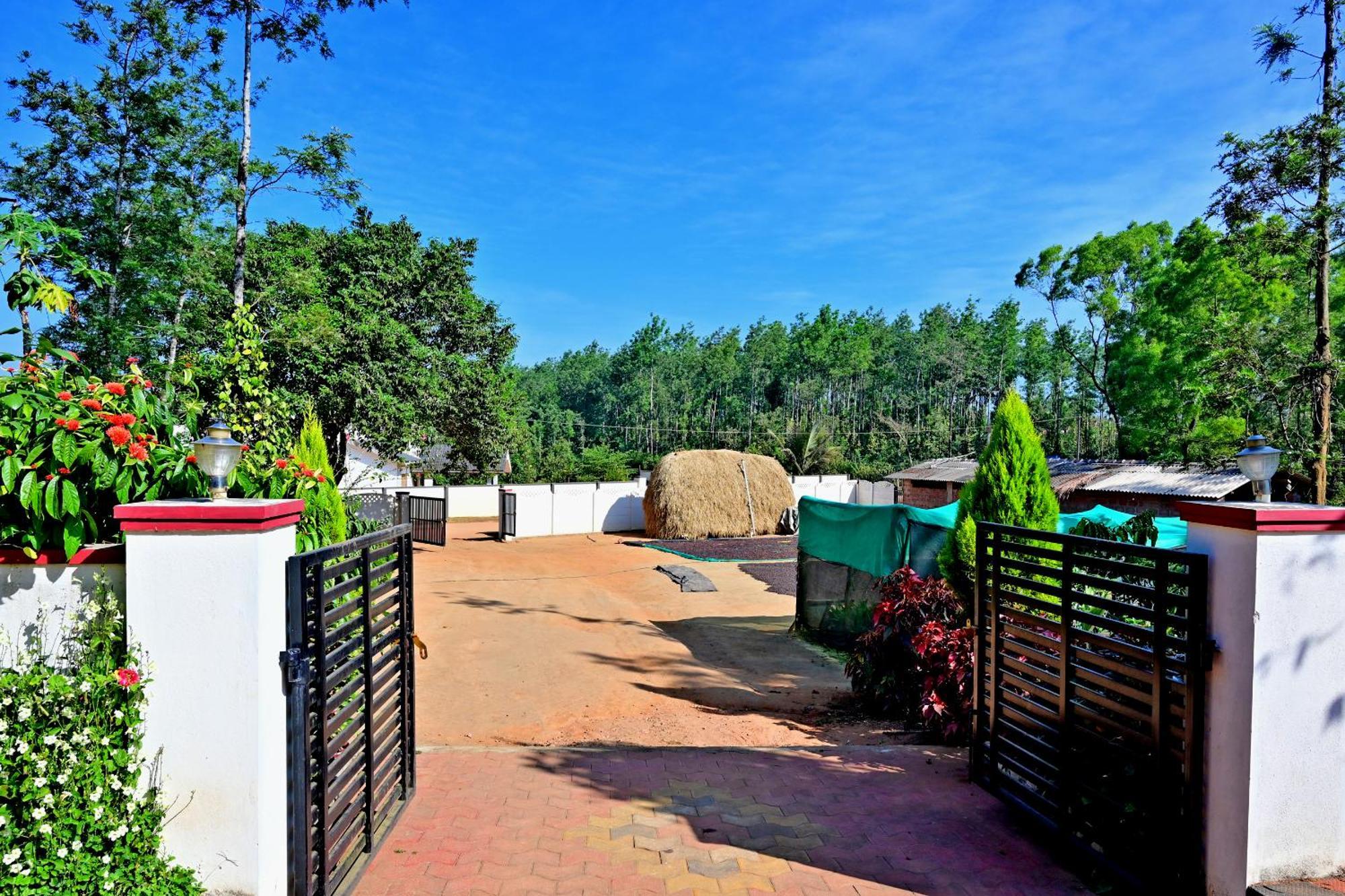 Hulihara Homestay - Full Villa, Coffee Estate & Balcony View Sakleshpur Dış mekan fotoğraf