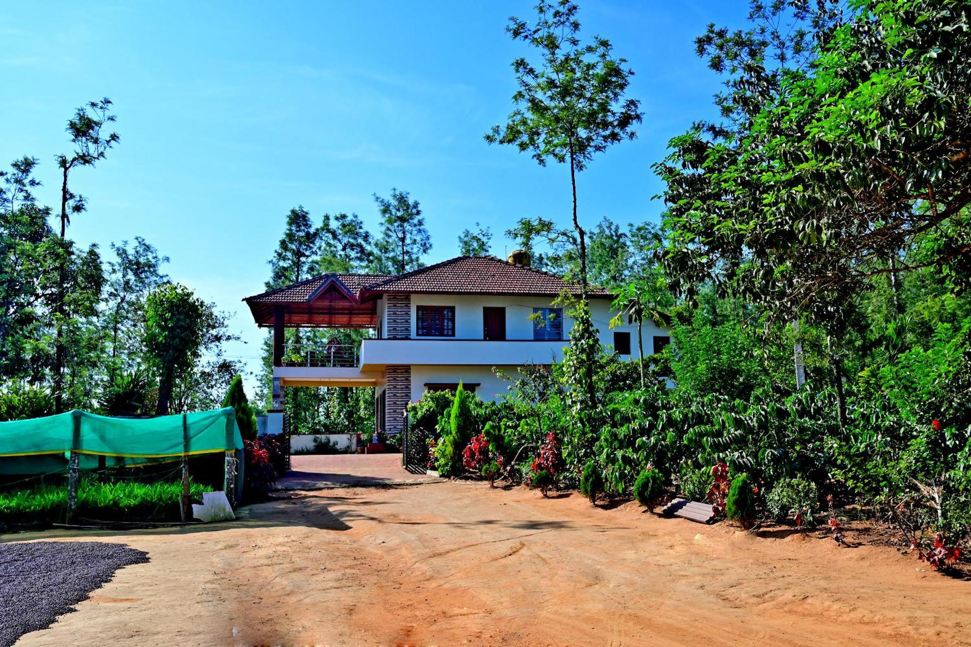 Hulihara Homestay - Full Villa, Coffee Estate & Balcony View Sakleshpur Dış mekan fotoğraf